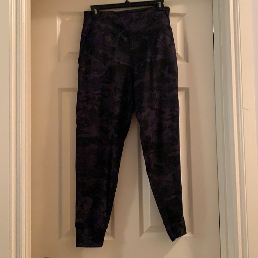 Drifit camo joggers with side pockets